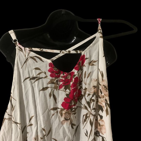 Torrid / 3 / White Floral Strappy Tank Top - Picture 6 of 6